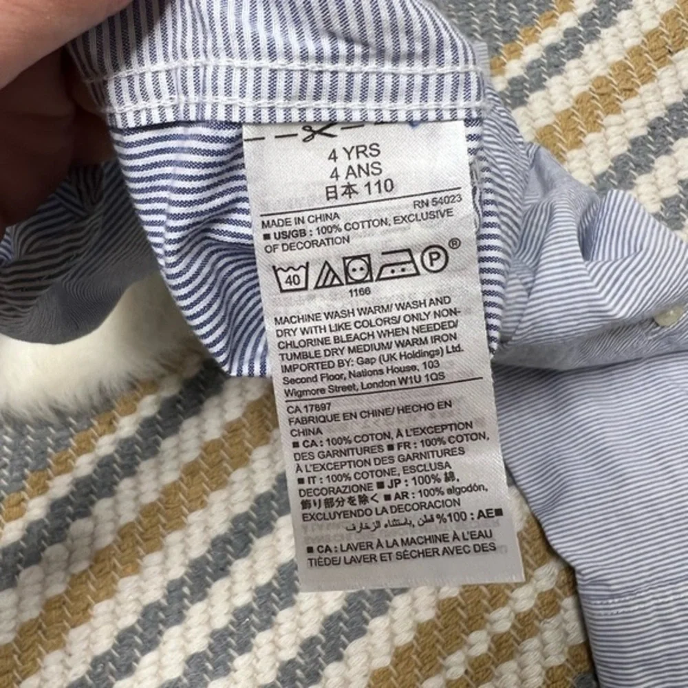 Baby Gap toddler striped blue white button down shirt C-10